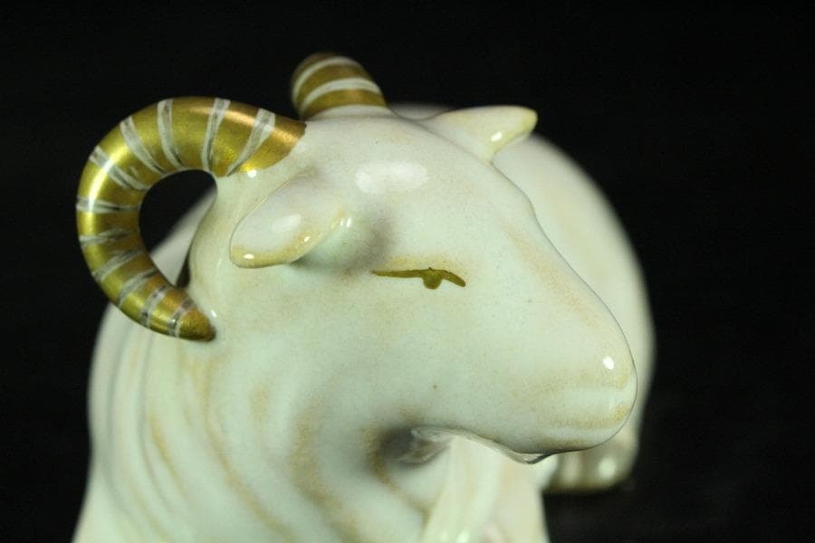 三代伊藤陶山 羊置物 美品 共箱(K-LC863)