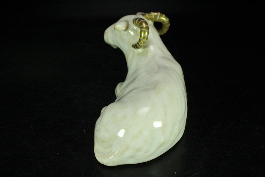 三代伊藤陶山 羊置物 美品 共箱(K-LC863)