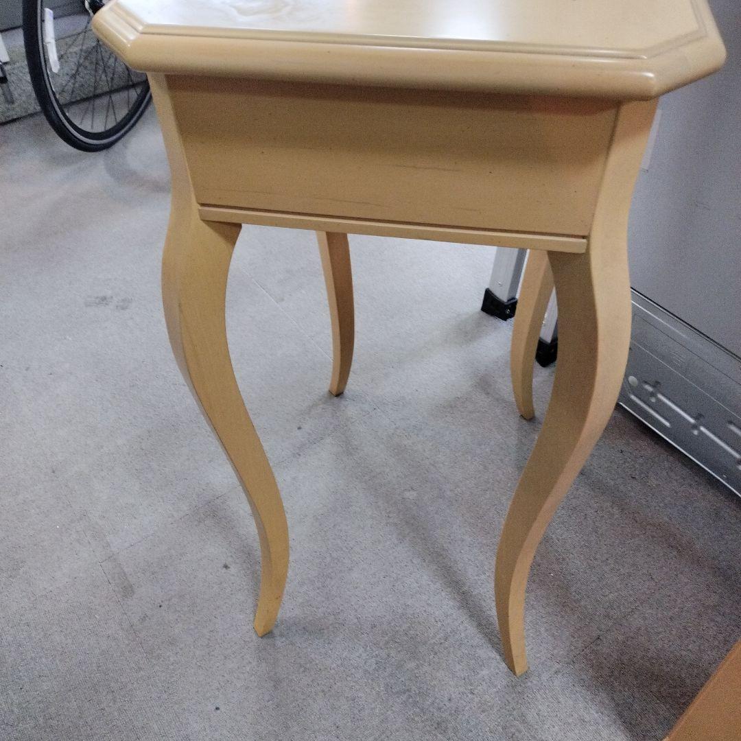 y 輸入家具　アンティーク飾り棚　猫足