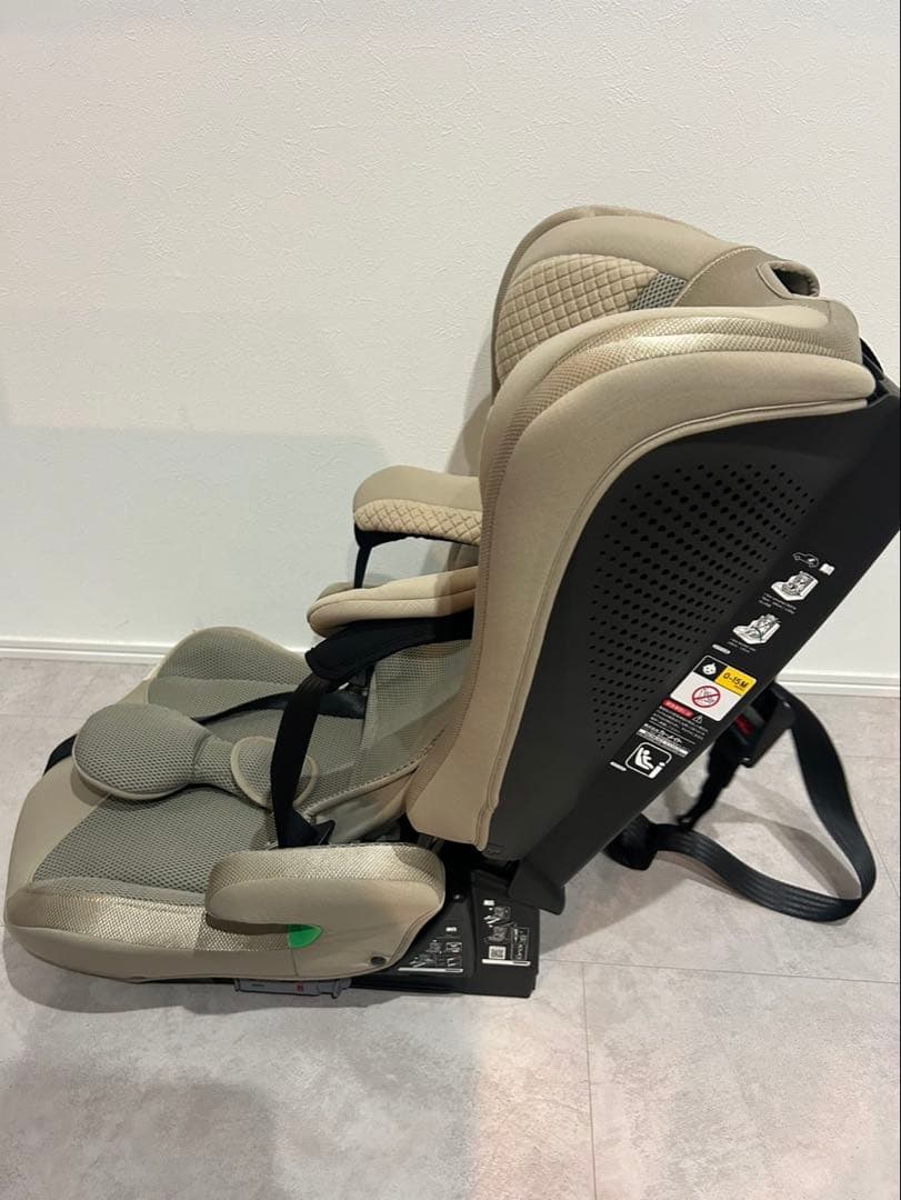 【美品】AILEBEBE エールべべ　パパットR ベージュ チャイルドシート