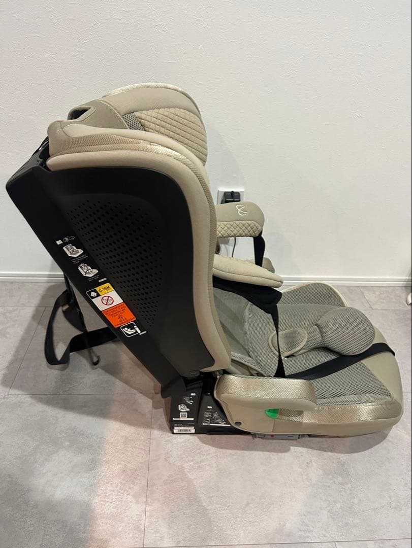 【美品】AILEBEBE エールべべ　パパットR ベージュ チャイルドシート