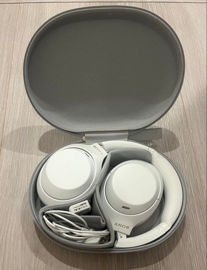 SONY ワイヤレスヘッドホン ホワイト　wh-1000xm4