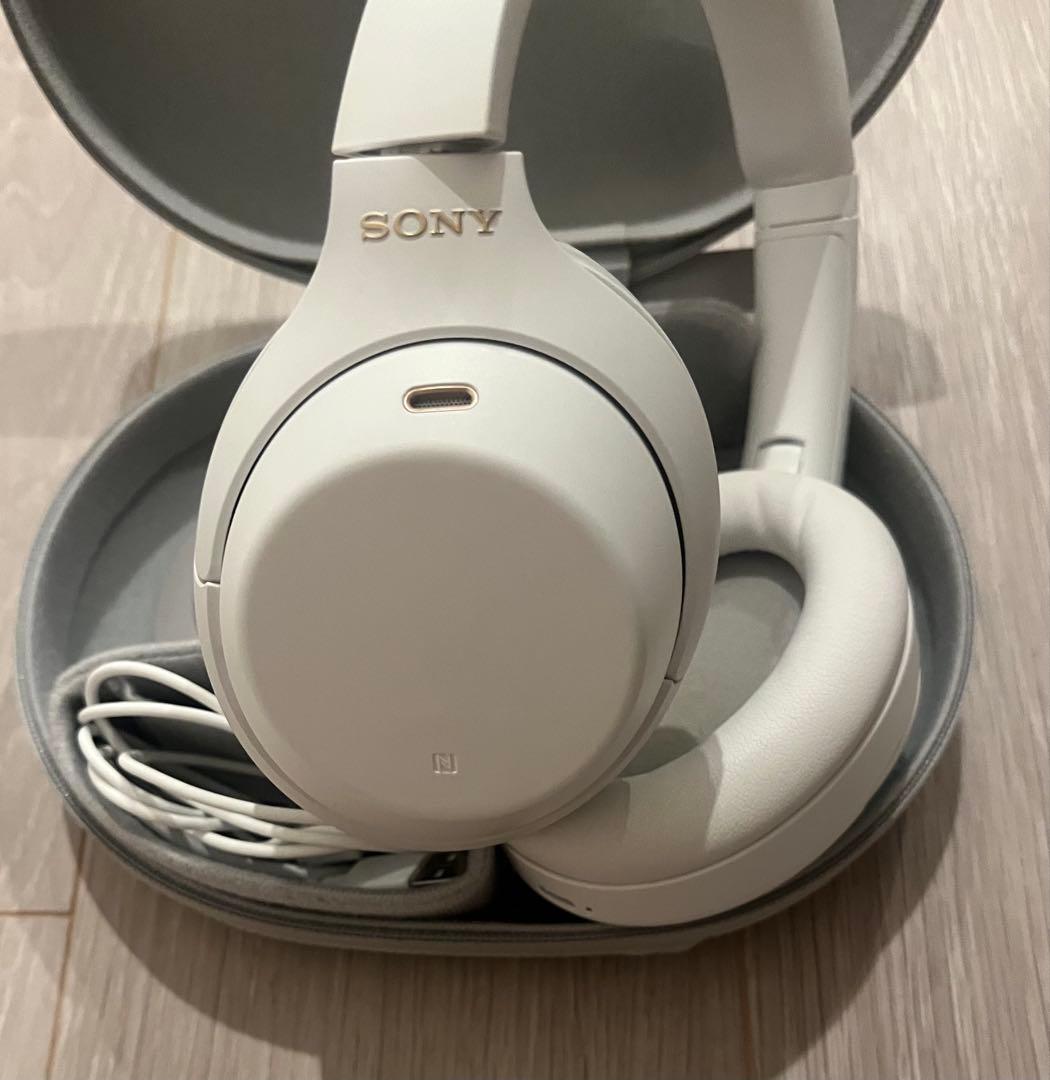 SONY ワイヤレスヘッドホン ホワイト　wh-1000xm4