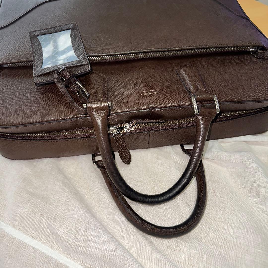 ペッレモルビダ　キャピターノ　ダークブラウン