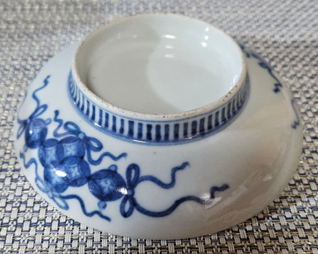 江戸時代末期～明治時代初期頃　後期色鍋島 色絵　唐草花文様　約12.5cm　小皿