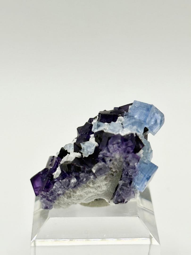 パープル　ブルーフローライト　浙江省産　蛍石　原石　鉱物標本　天然石