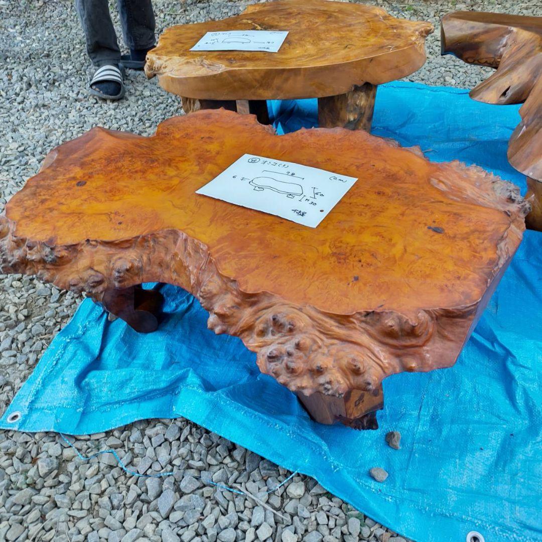 イチイ（一位）の１枚板のちゃぶ台