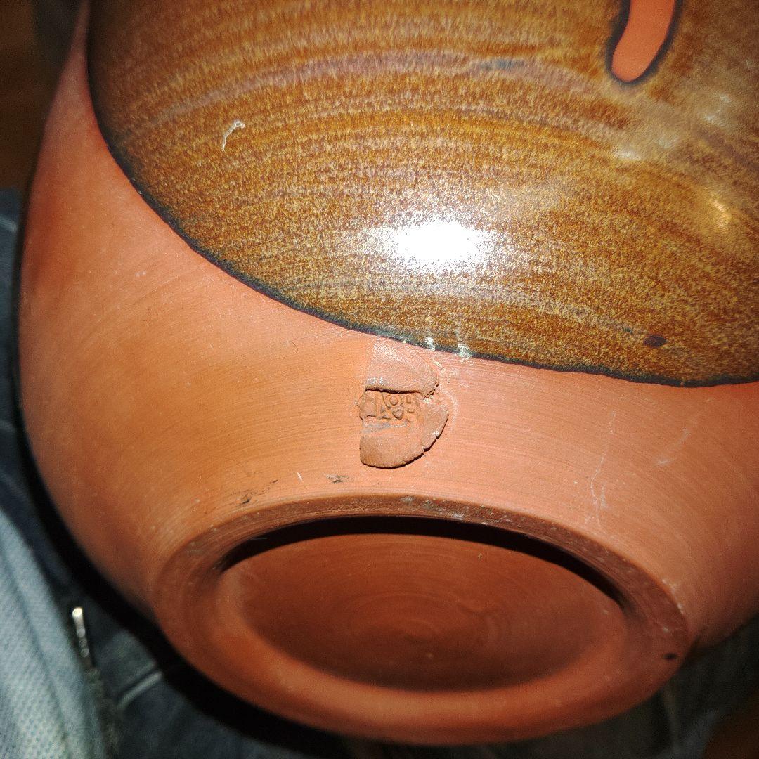 佐渡無明異焼　国三窯　鉄釉大徳利　高さ47cm　背景の物は付属しません