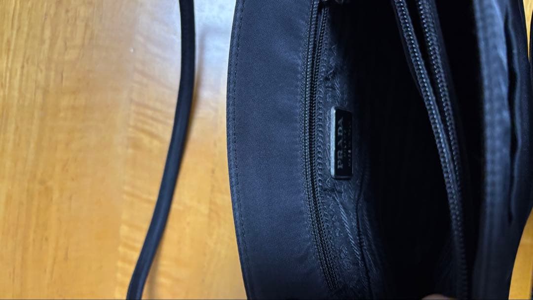 PRADAのナイロン系ショルダーバッグ