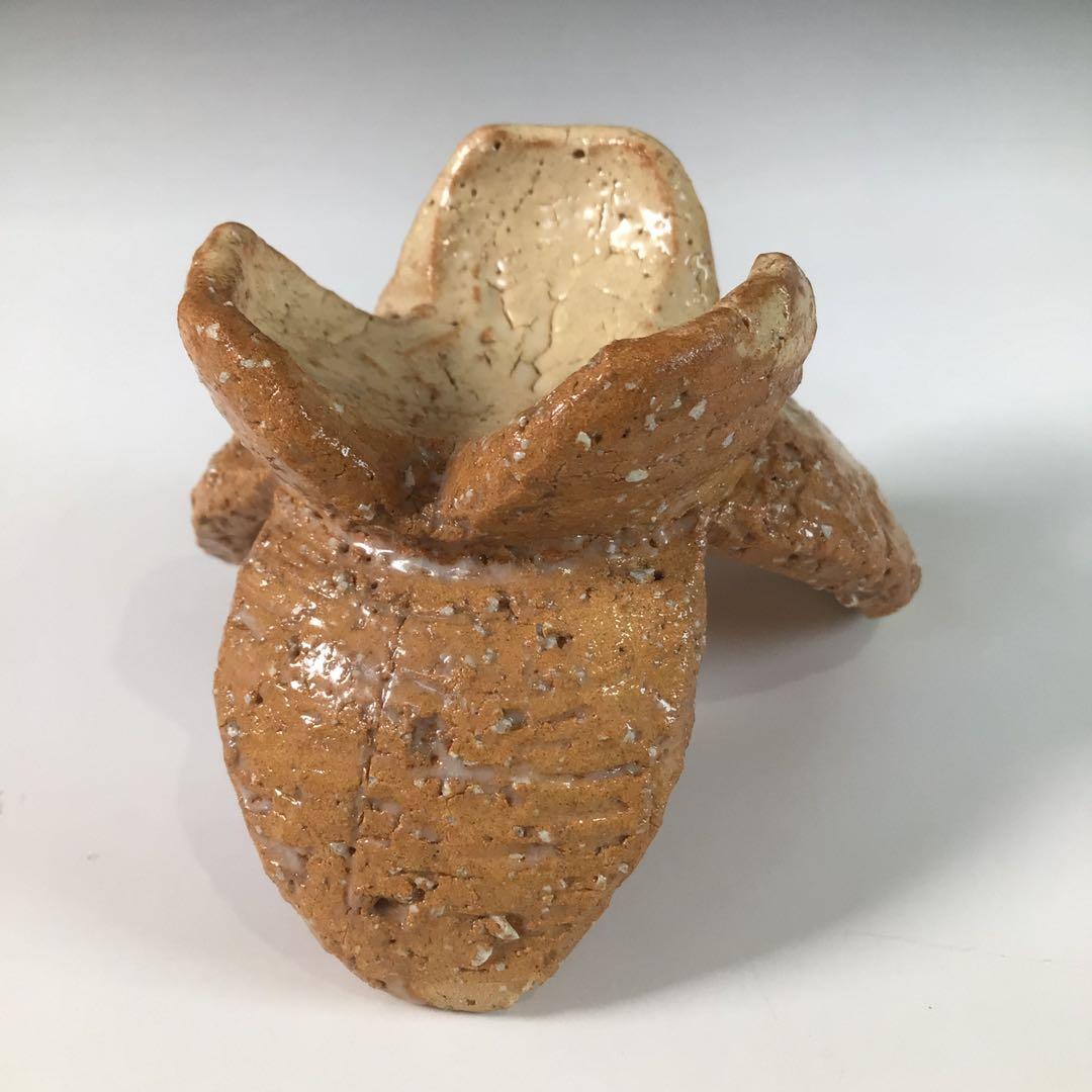 Ｒ８６４　蓋置　『萩焼』『十代　三輪休雪造』『三ツ葉蓋置』　共箱　茶道具