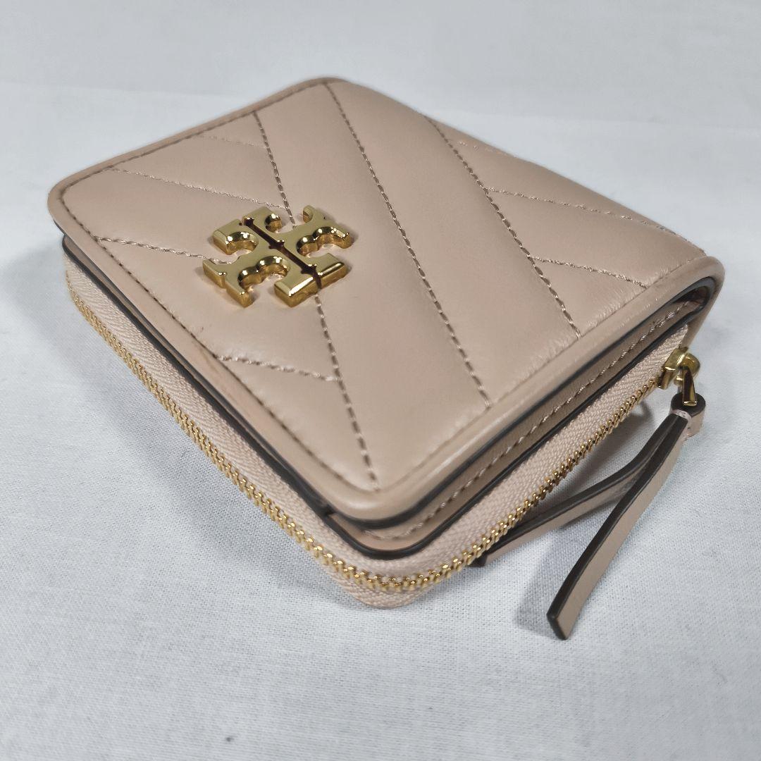 良品✨️　トリーバーチ　キラ　シェブロン　バイフォールドウォレット　折り財布