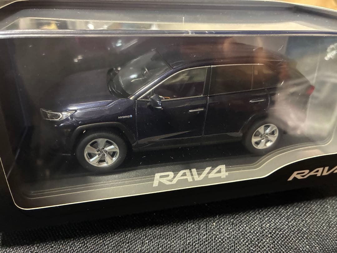 トヨタ RAV4 ダークブルーマイカ ミニカー 1/30スケール