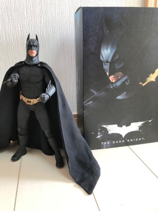 ダークナイト』１／６スケールフィギュア バットマン（オリジナル・コスチューム版）