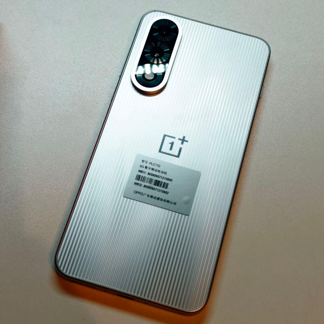 OnePlus Ace 5 ultra 12GB/256GB チタニウム