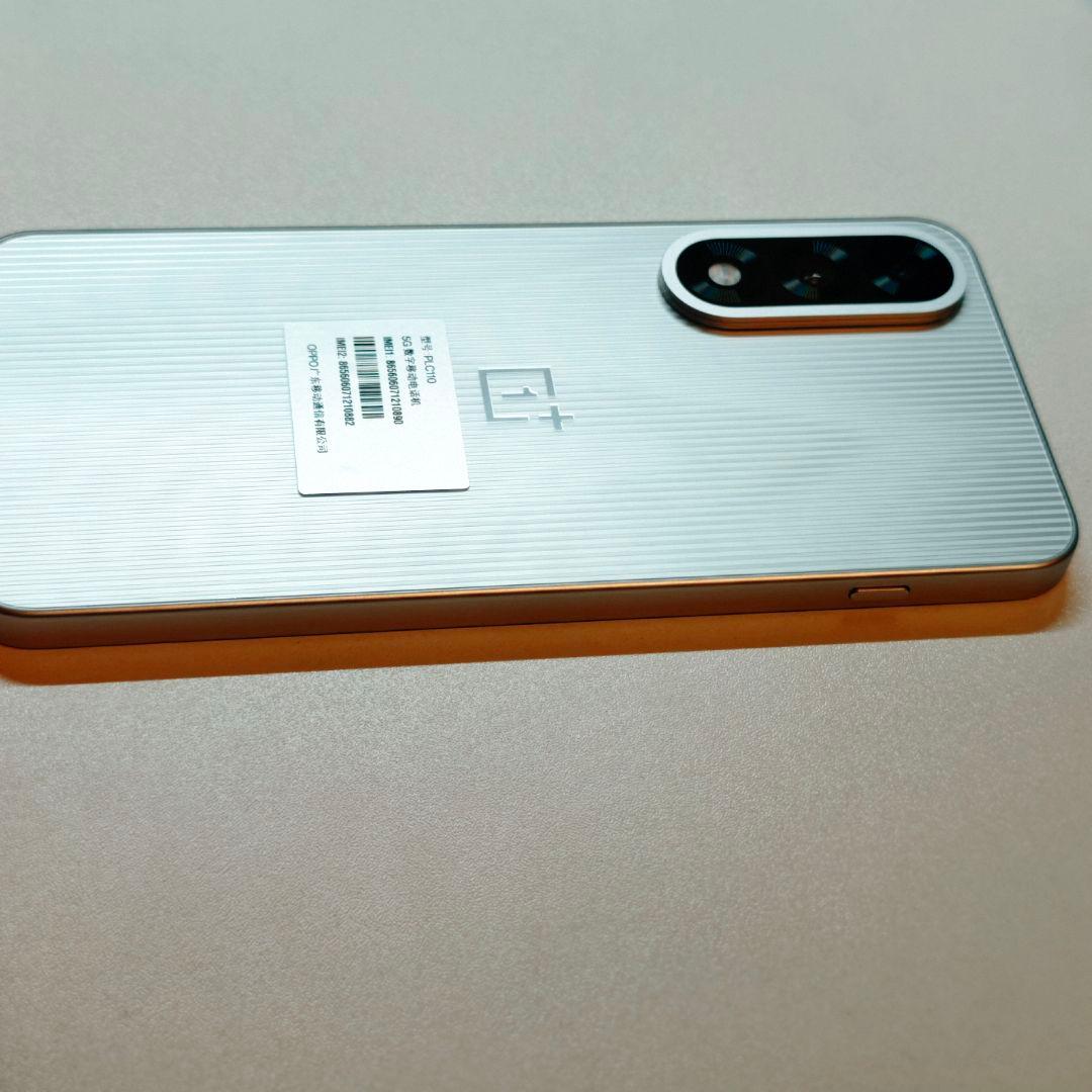 OnePlus Ace 5 ultra 12GB/256GB チタニウム