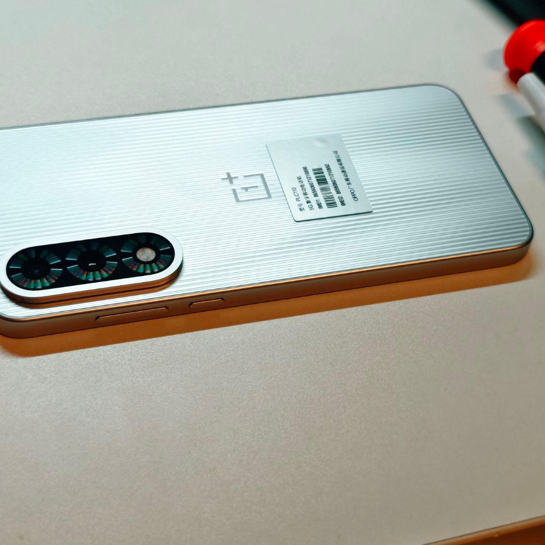 OnePlus Ace 5 ultra 12GB/256GB チタニウム