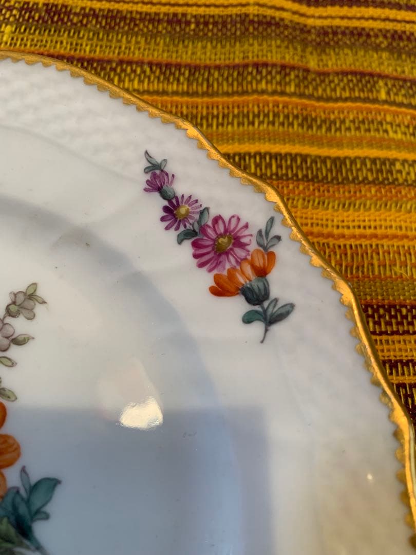 ロイヤルコペンハーゲン　レアな1870年アンティークの花柄絵皿綺麗に描けてます！