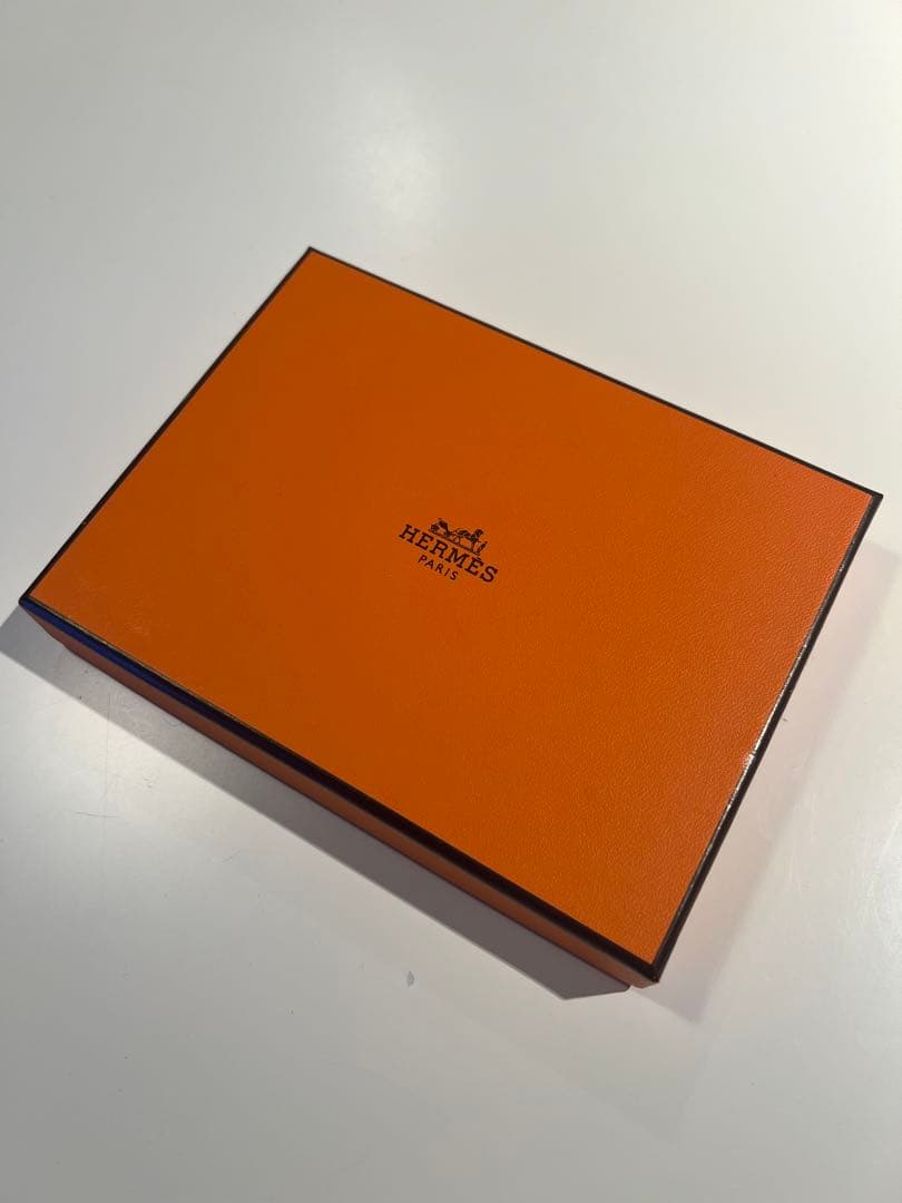 【エルメス　新品未使用　箱付き】ブラウンレザー パスポートケース