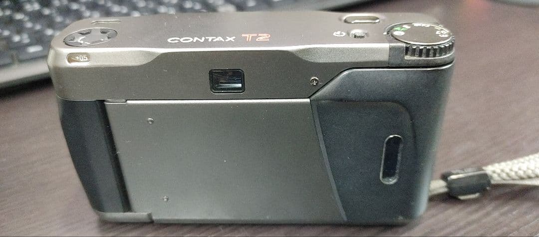 CONTAX T2 　チタンコンパクトフィルムカメラ