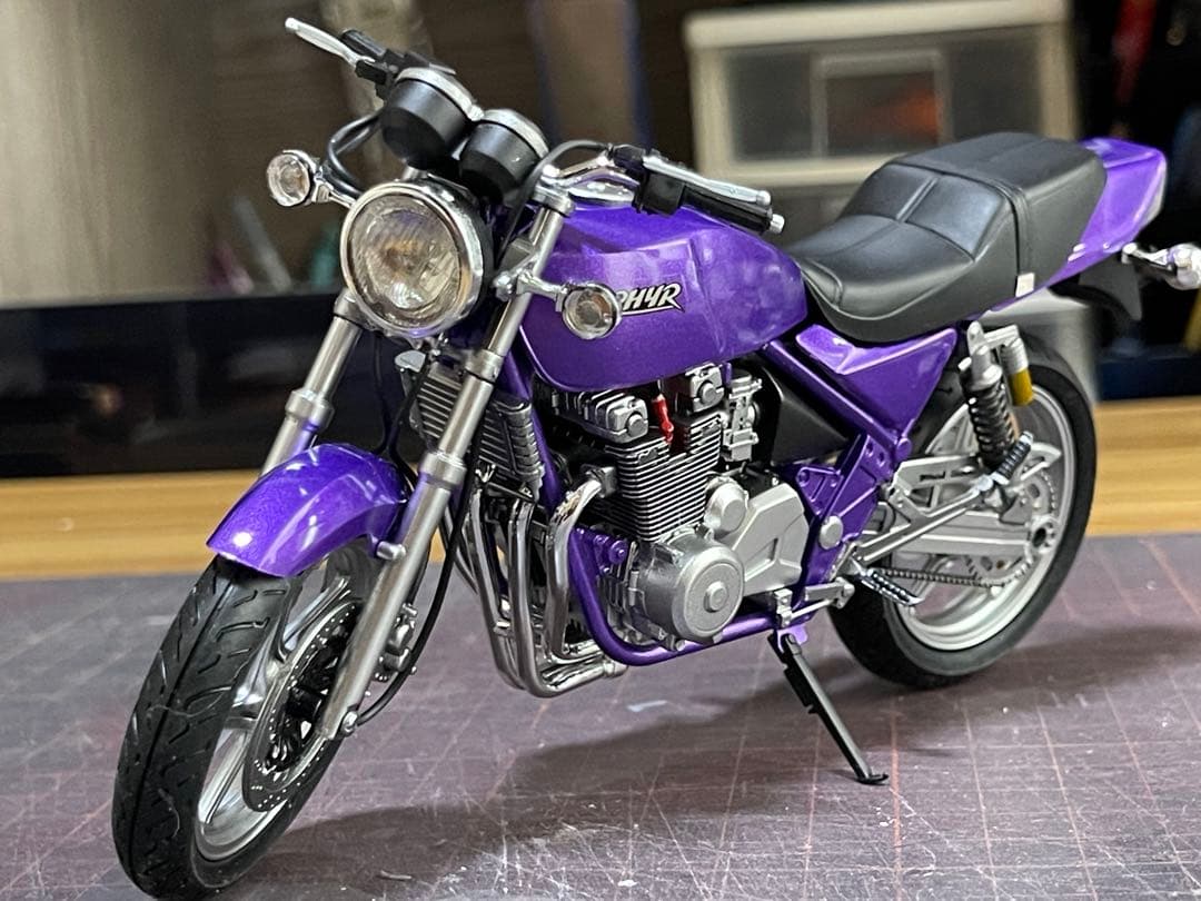 1/32 カワサキ・ゼファー（ZR400C）★完成品