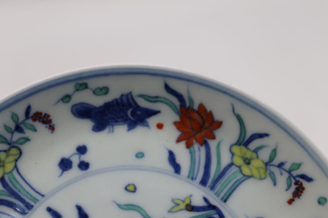 中国　とう彩　蓮&魚紋皿　大明成化年製銘　送料込み1124