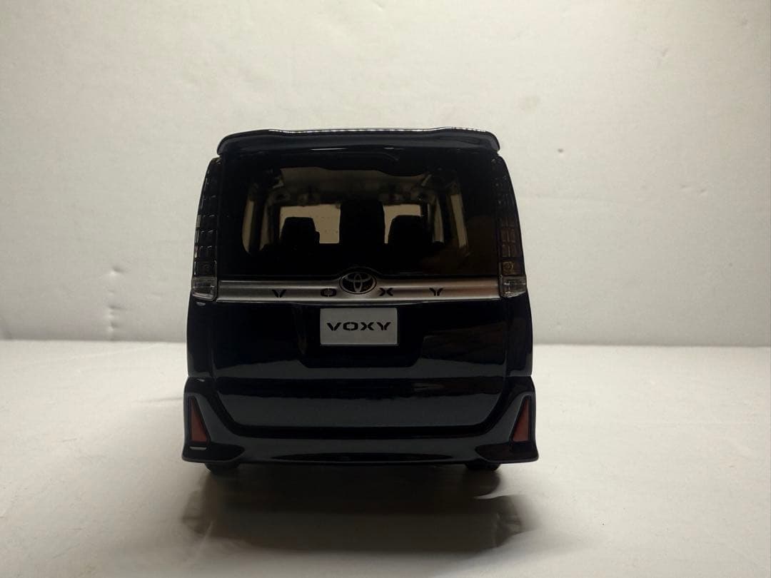 トヨタヴォクシーカラーサンプルミニカー