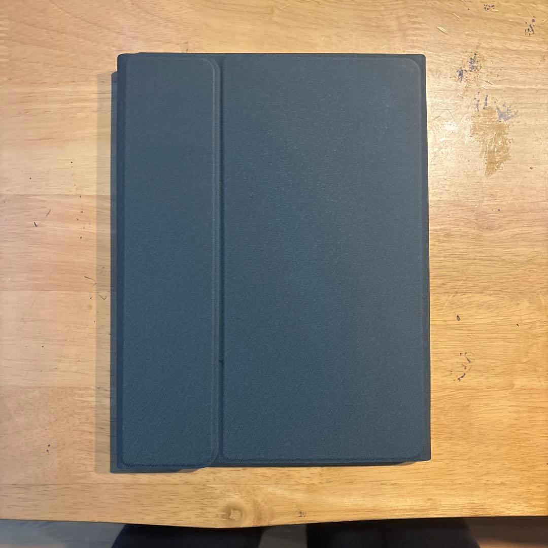 iPad シルバー 本体 + キーボードケース