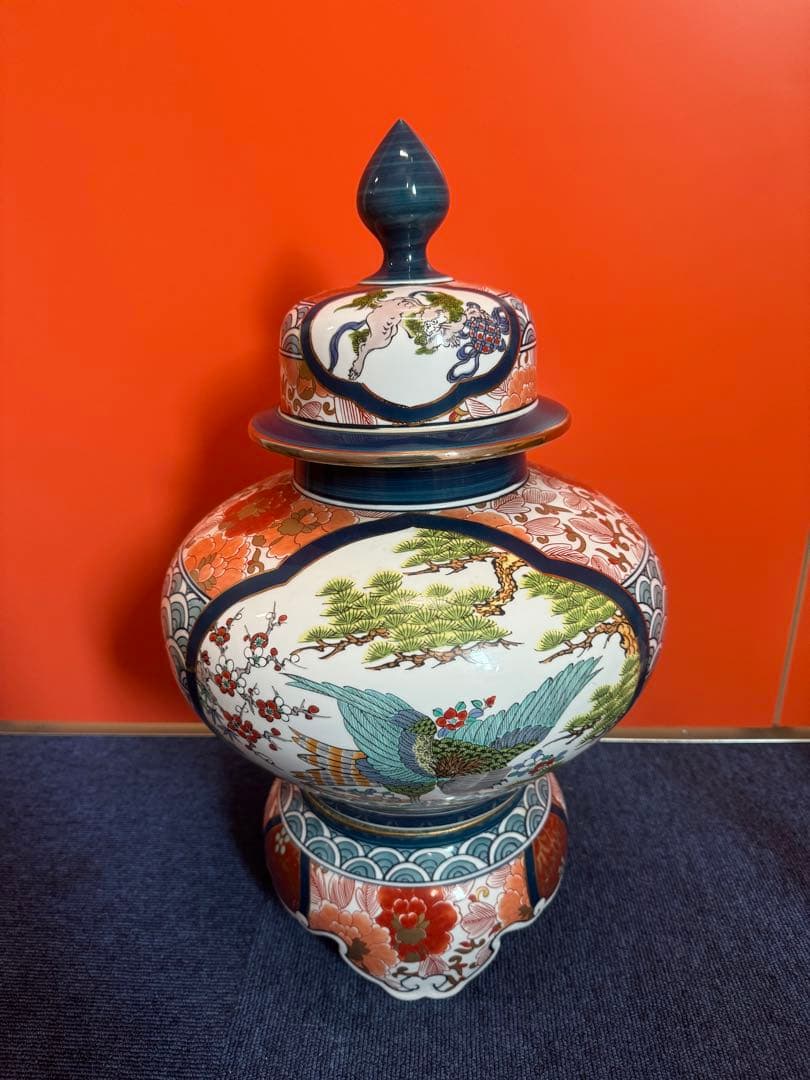 2055 有田焼 勝右衛門作 染錦 金彩色絵花鳥紋 沈香壷　飾壺