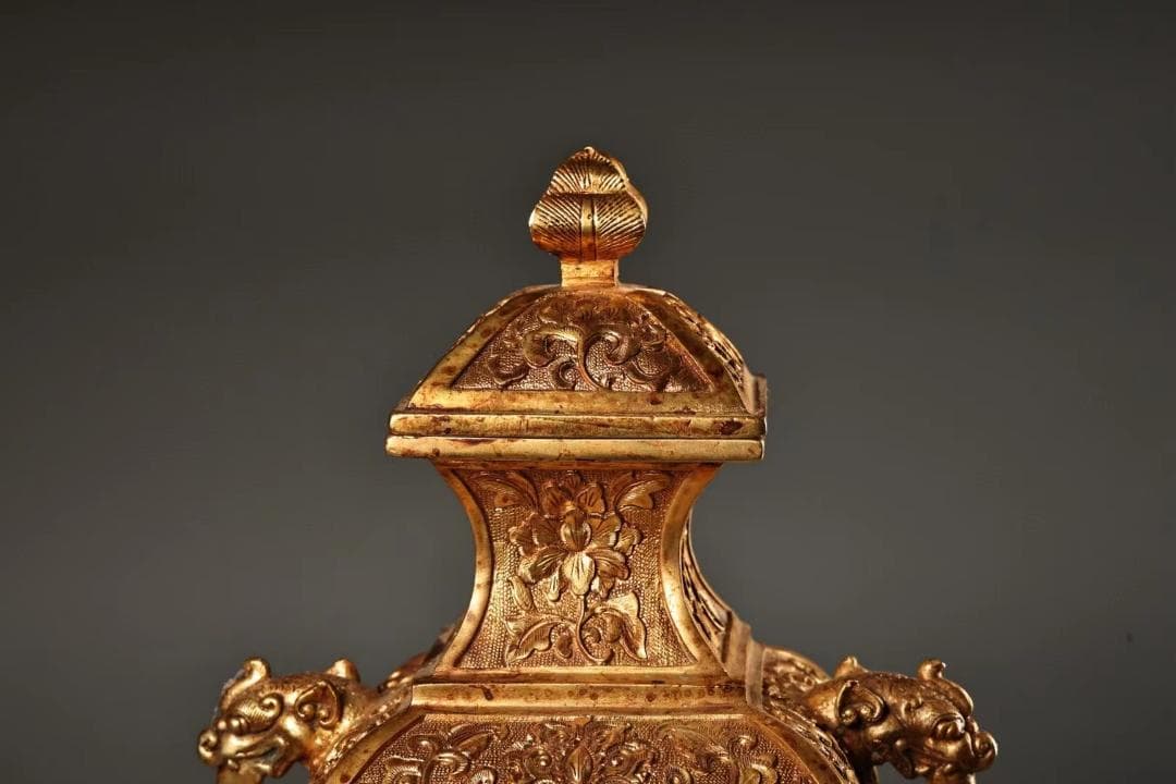 中国古美術・旧蔵鎏金梅兰竹菊花瓶・純銅細密彫・純手作り・高浮彫・茶道具・梨木箱付