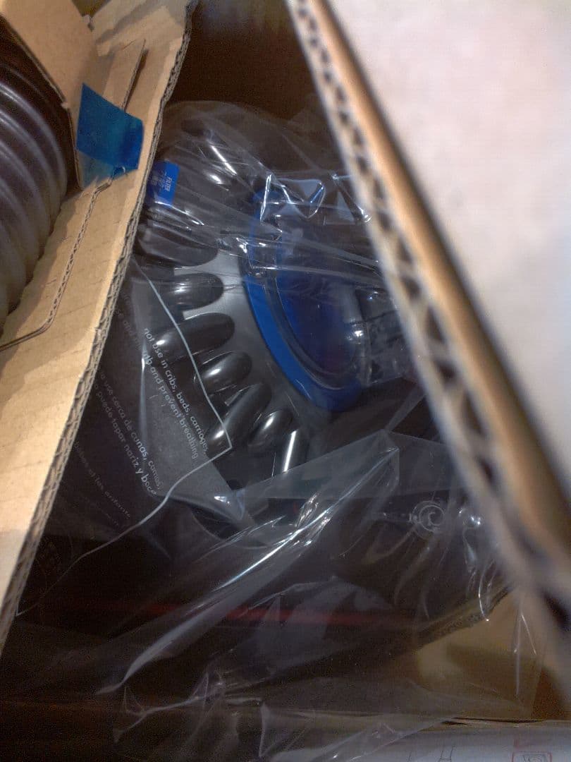 a80 Dyson ダイソン V4 Digital Fluffy+ 本体 未使用