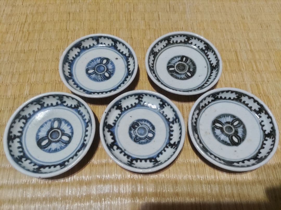 くらわんか　豆皿（5枚）白抜き　雪輪紋　裏：折れ松葉