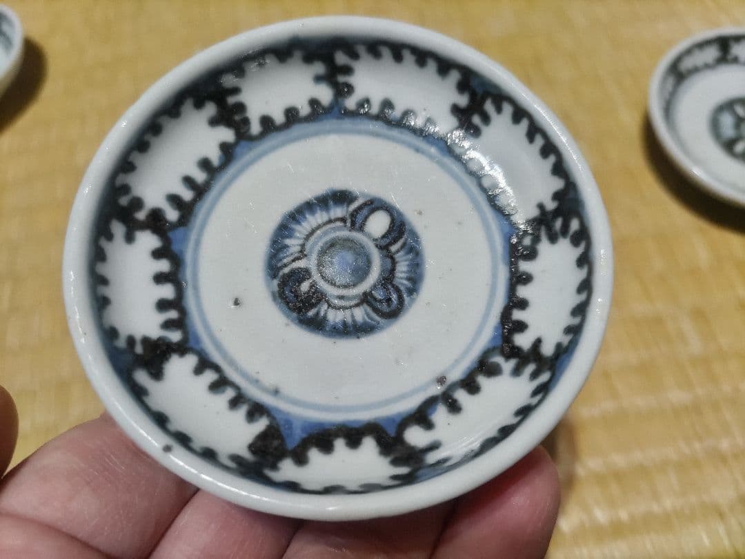 くらわんか　豆皿（5枚）白抜き　雪輪紋　裏：折れ松葉