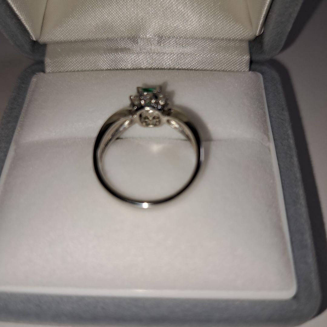 エメラルドプラチナリング重量5.3g