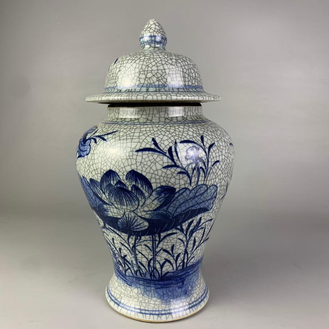 青花荷花纹将軍缶 景徳鎮 陶磁器 装飾品工芸品 美術品 置物