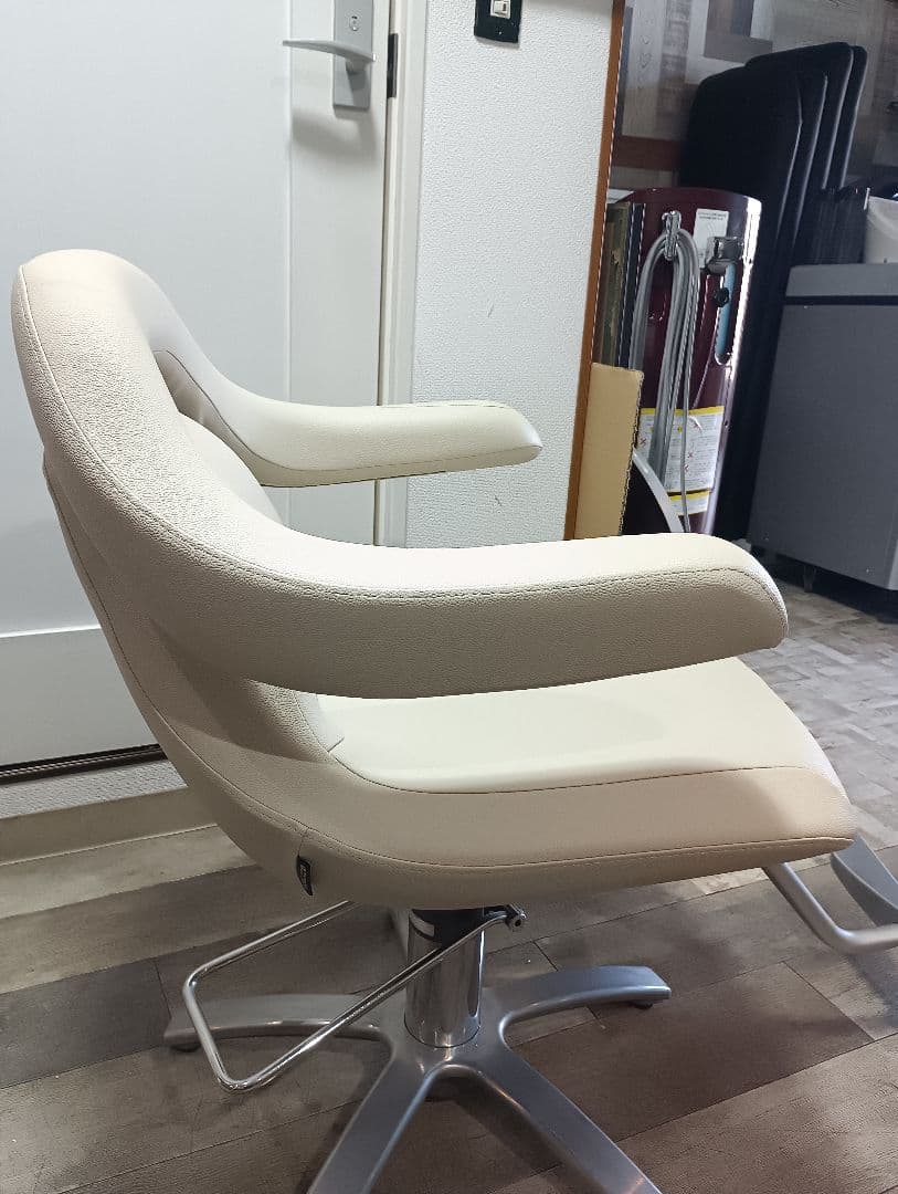 タカラベルモントスタイリングチェア③