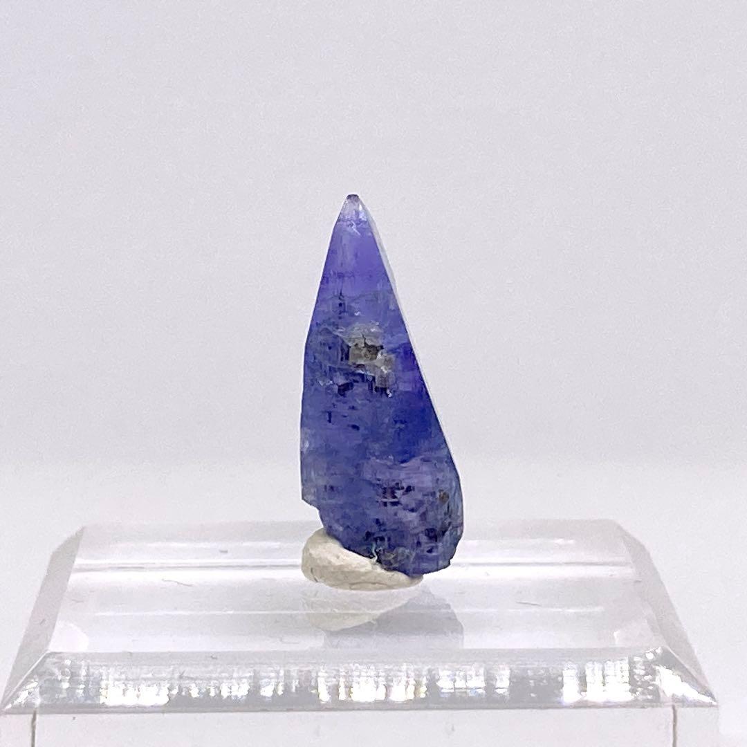 タンザナイト　原石　鉱物標本　天然石　95