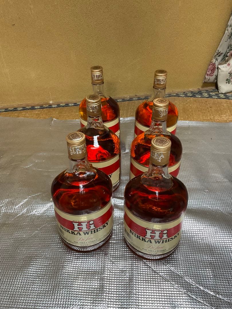 ニッカ・ウヰスキー／HI NIKKA・WHISKY・DX。1920ml、39度。