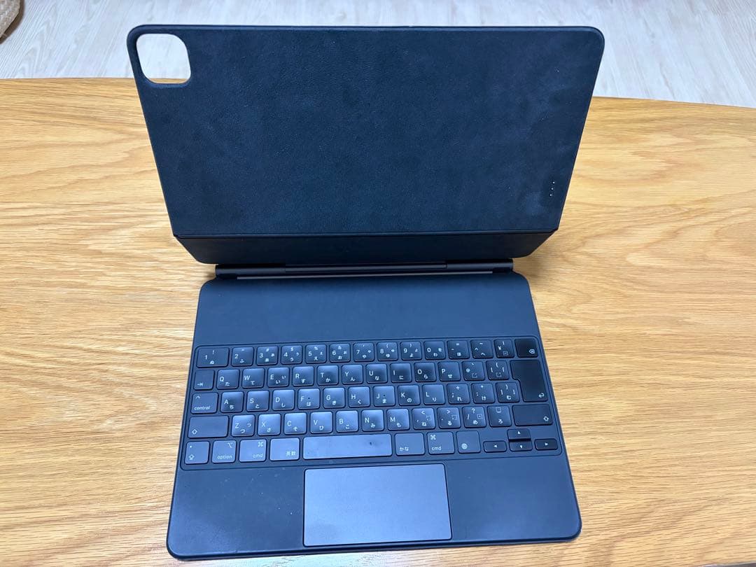 C*m様 iPad pro 12.9インチ(第4世代)128GB マジックキーボ