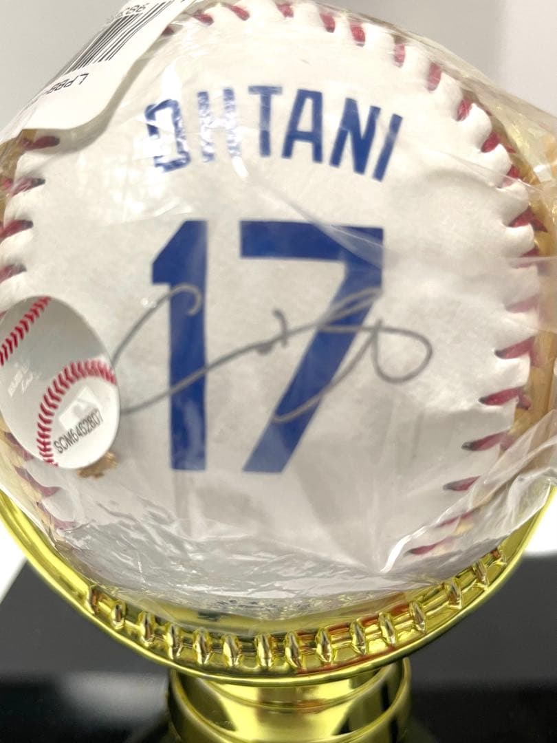 大谷翔平　直筆サインボール ロゴ入りディスプレイケース付