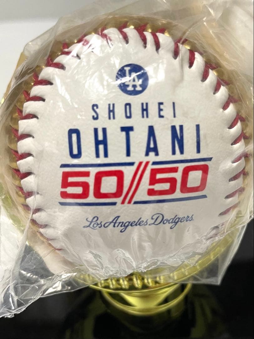 大谷翔平　直筆サインボール ロゴ入りディスプレイケース付