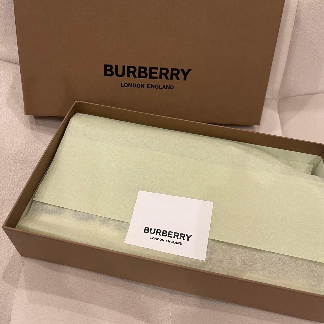 BURBERRY ニット帽 ブラック・ホワイト