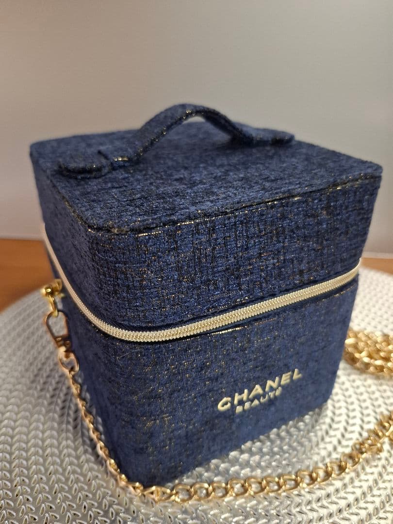 限定セール‼️CHANEL BEAUTE バニティポーチバニティバッグノベルティ