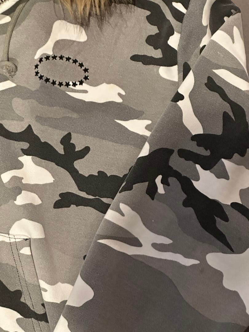 afb ファー付きジップアップパーカー（ステッカー付き）