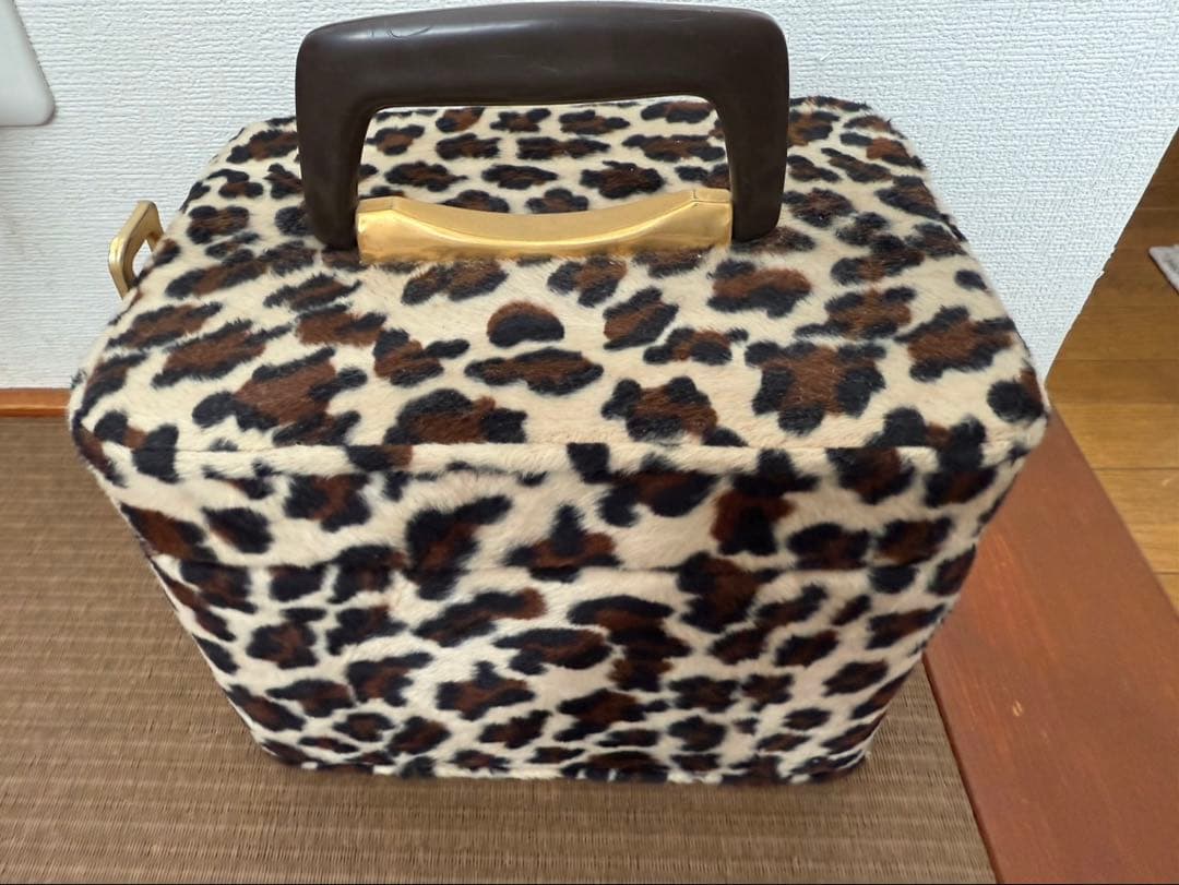 キティ　ハローキティレオパード　ヒョウ柄　ファー　化粧ボックス