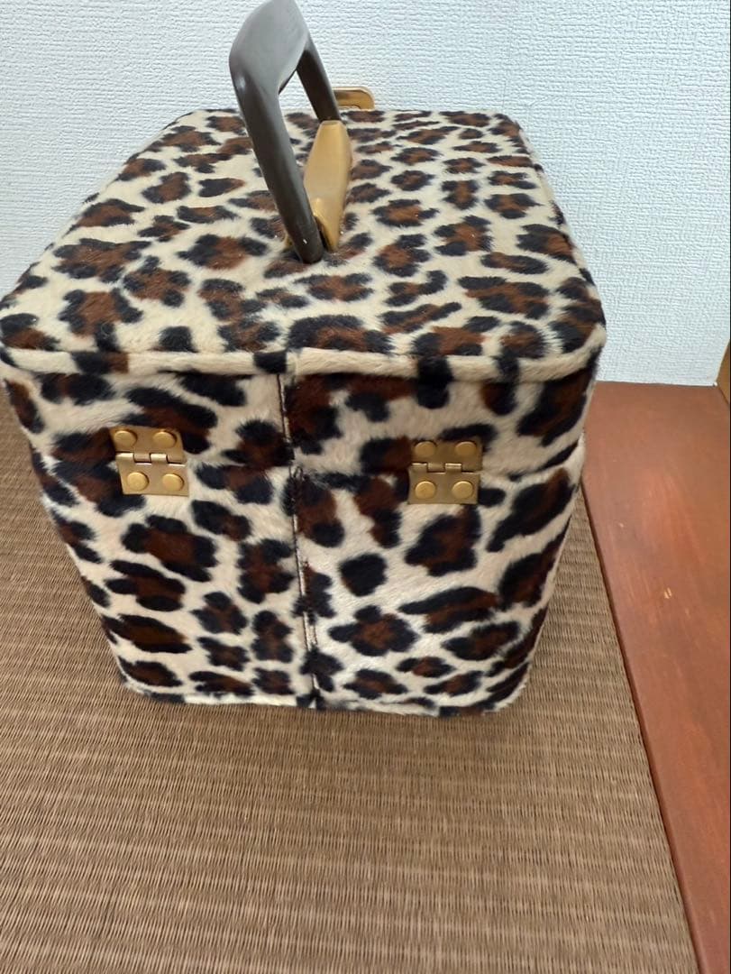 キティ　ハローキティレオパード　ヒョウ柄　ファー　化粧ボックス