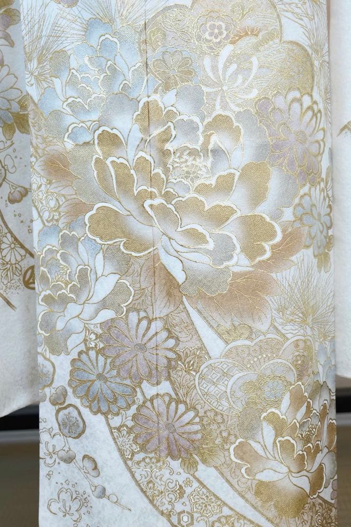 ＊新品＊高級振袖美品 振袖 白地 金駒刺繍 豪華絢爛な花々 結婚式 成人式