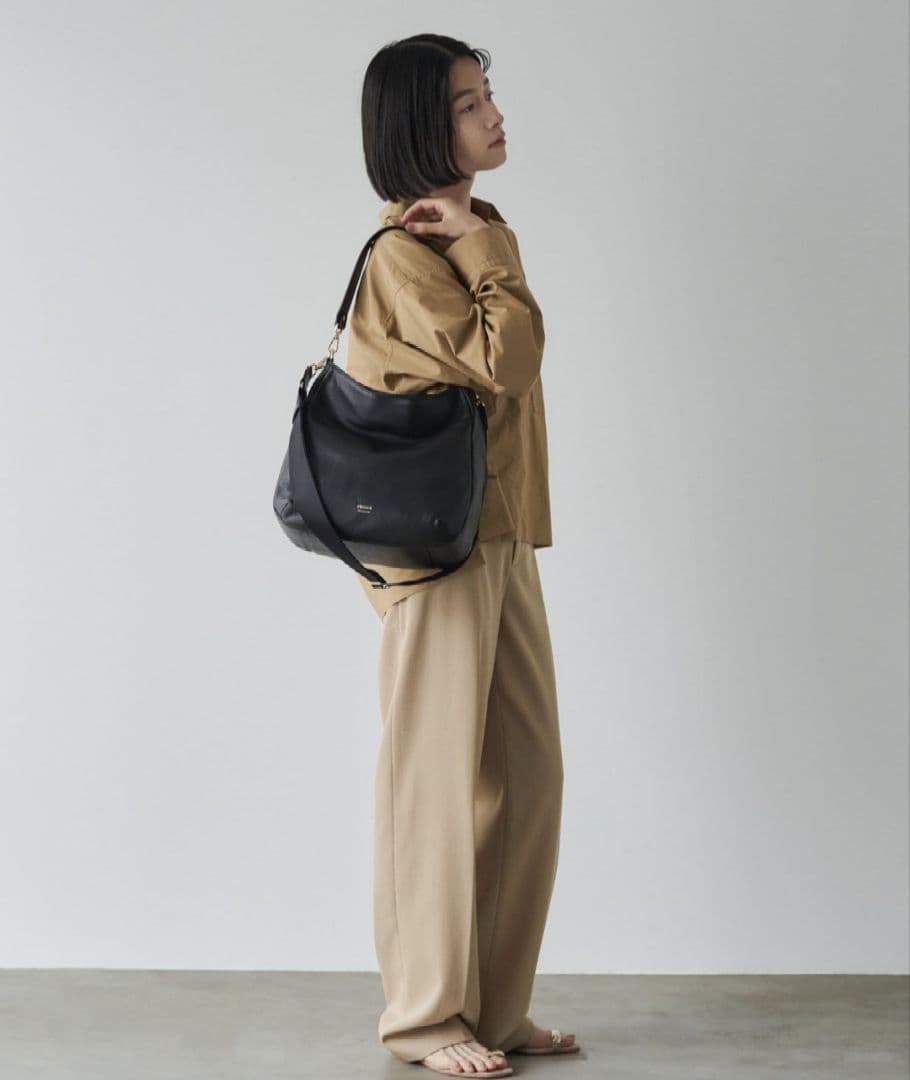 【美品/ほぼ新品】russet ラシット 本革600g ショルダーバッグ