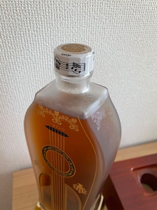 サントリー 響 楽器ボトル リラギター 600ml 未開封