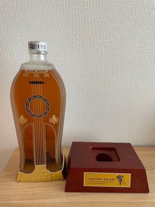 サントリー 響 楽器ボトル リラギター 600ml 未開封