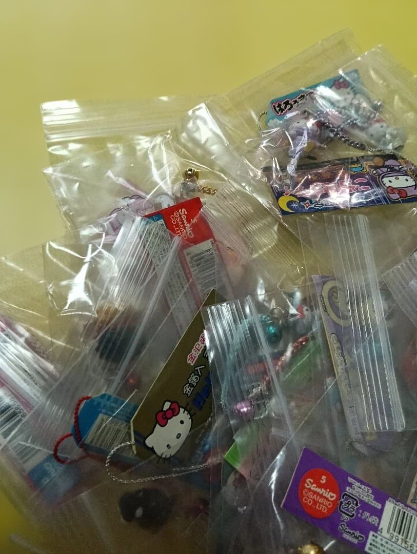 162個！ハローキティストラップ、ファスナーマスコット都道府県制覇３セット